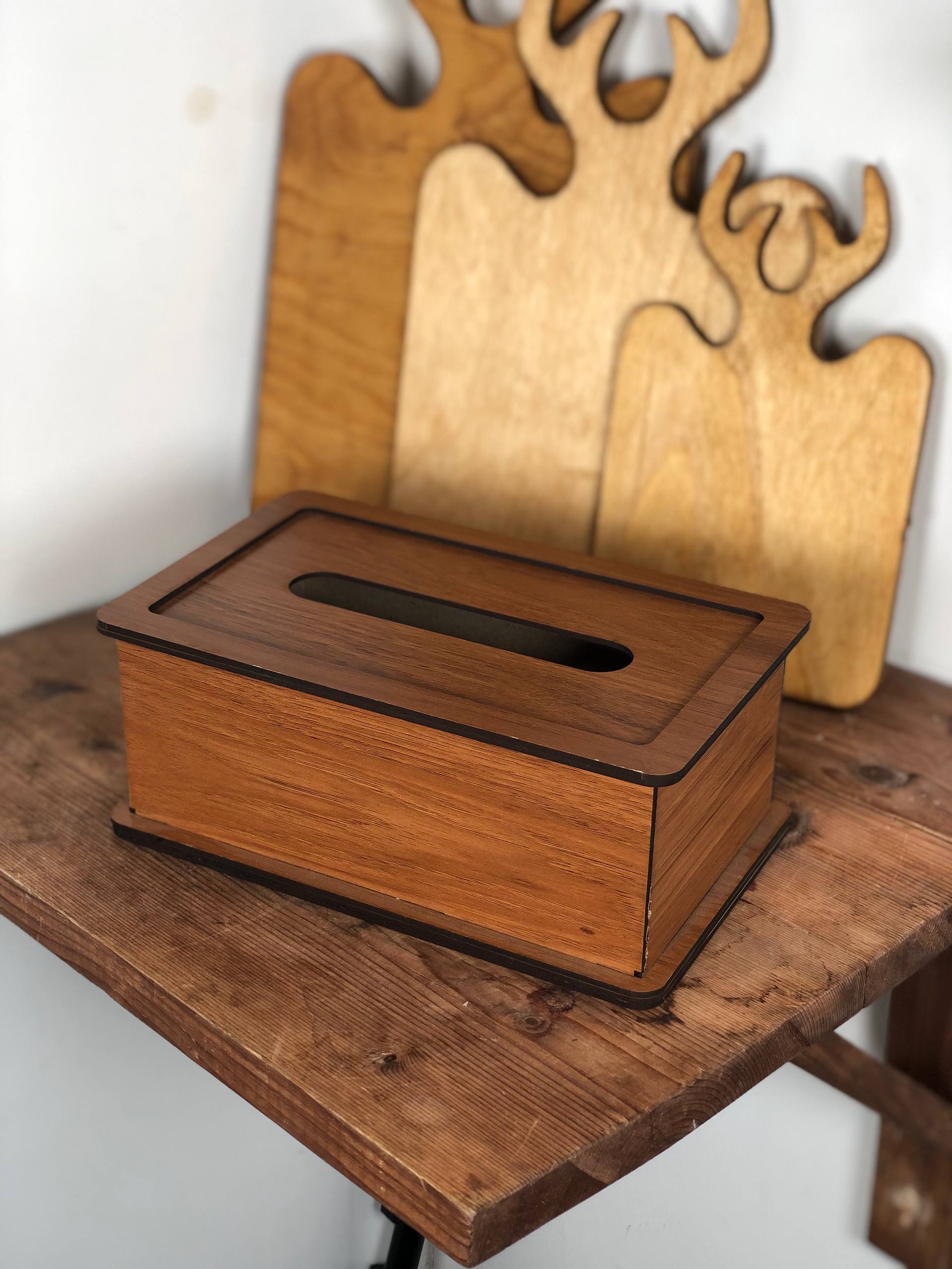 جا دستمالی چوبی