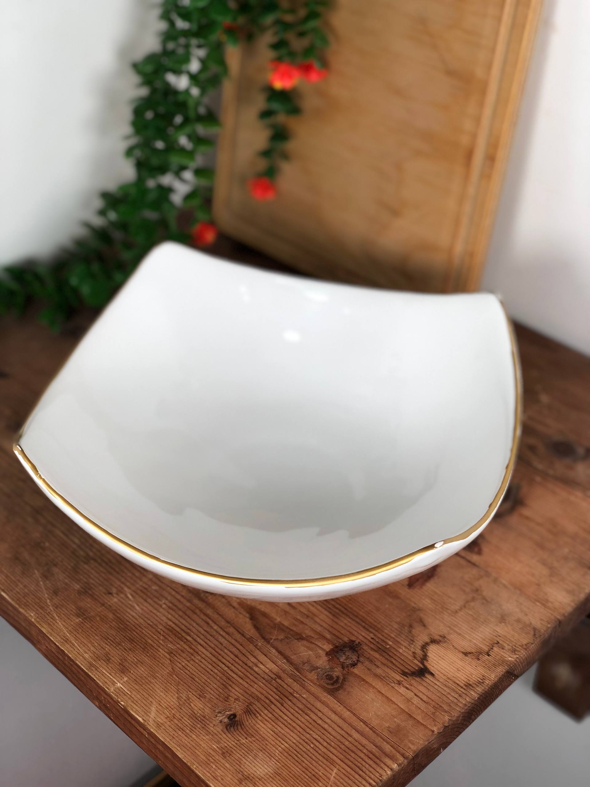 کاسه سرامیکی لب طلا