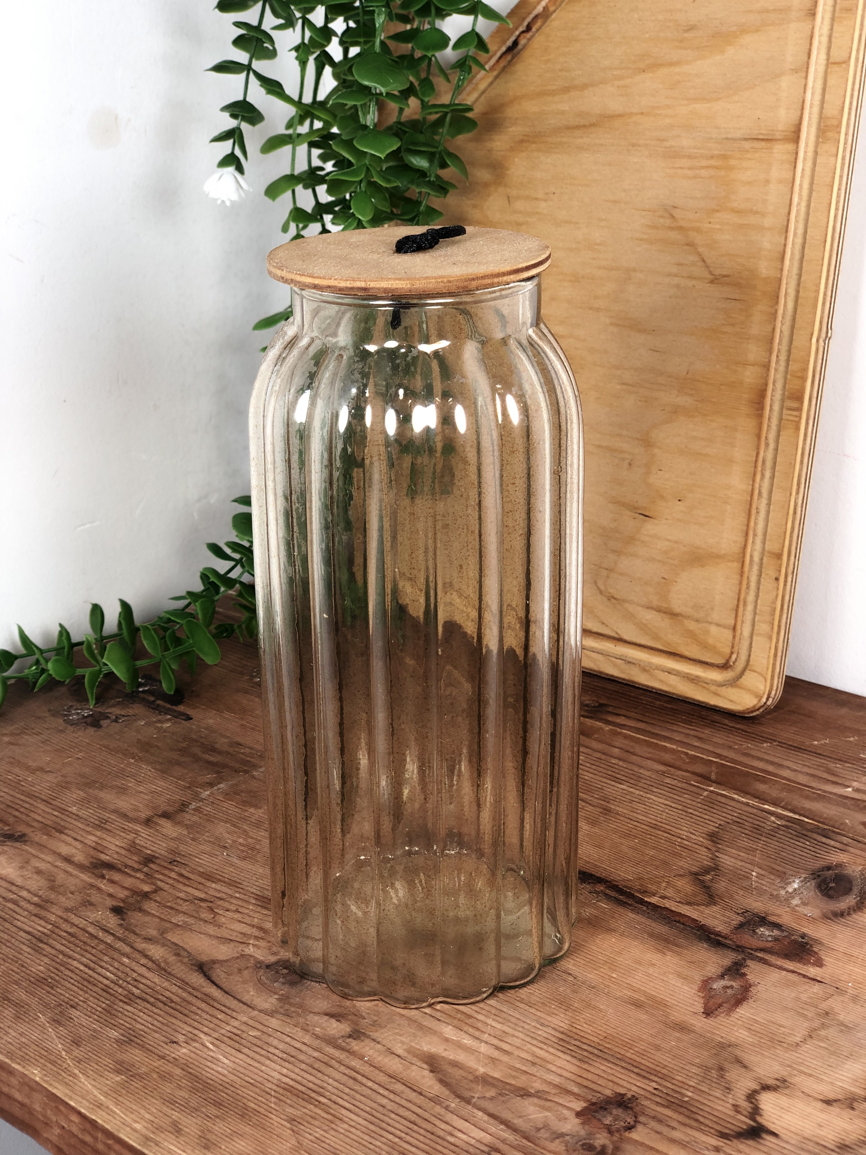 بانکه شیشه ای درب چوبی