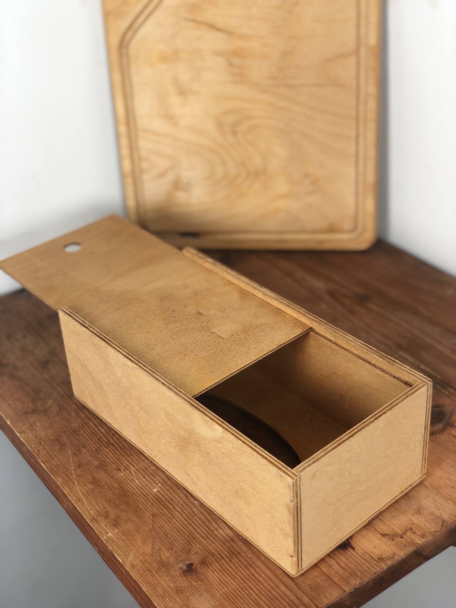 جا دستمالی چوبی